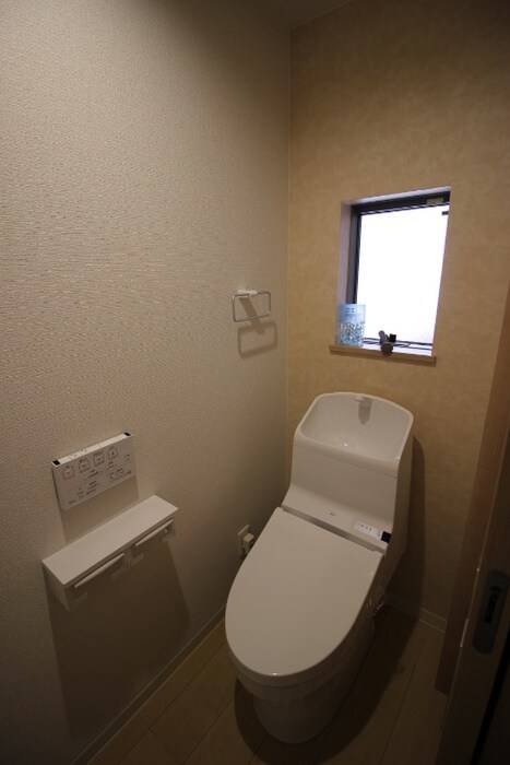 物件内観写真16　(トイレ)