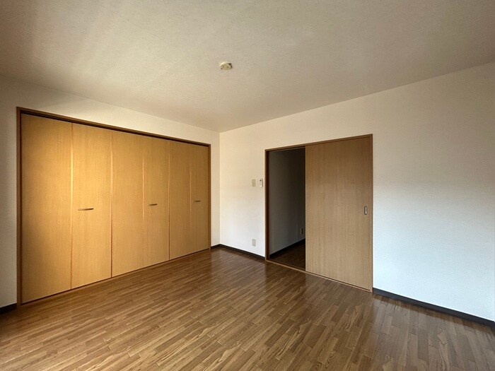 物件内観写真2　(居室)