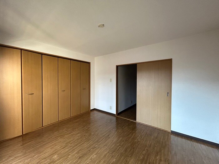 物件内観写真2　(居室)