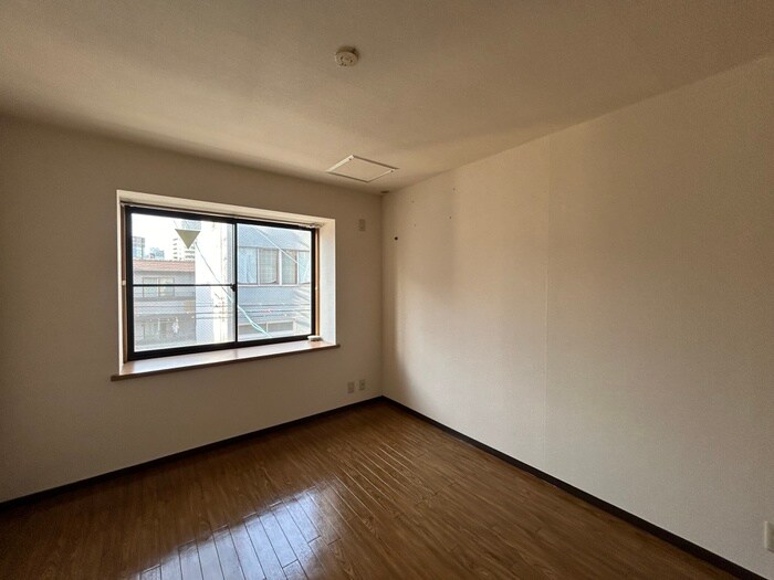 物件内観写真3　(居室)