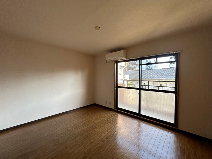 物件内観写真4　(居室)