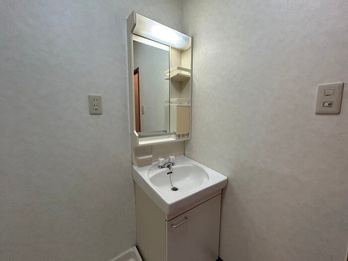 物件内観写真8　(洗面)