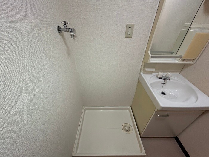 物件内観写真10　(洗濯機置場)