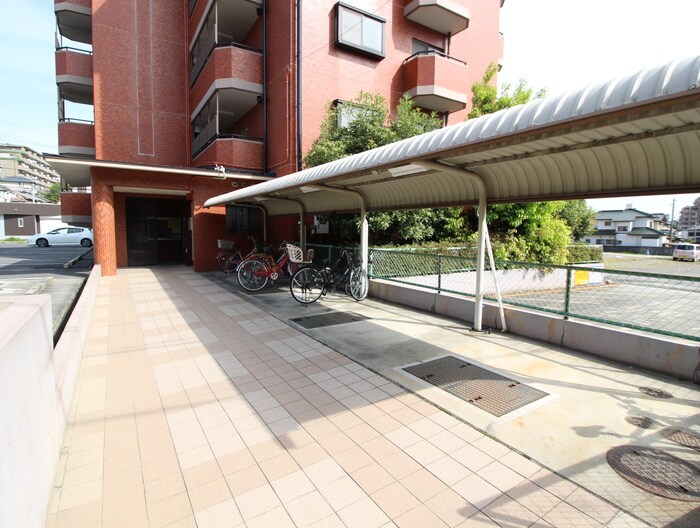 物件外観写真5　(駐輪場)