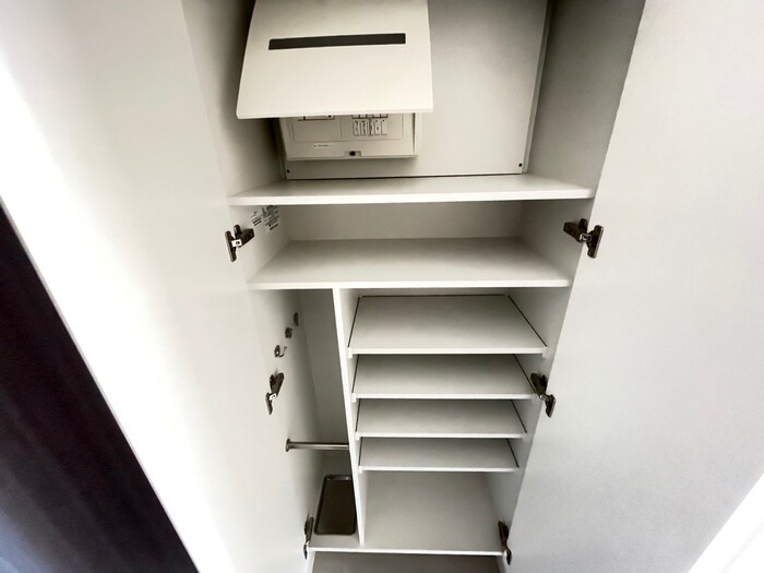 物件内観写真8　(靴箱)