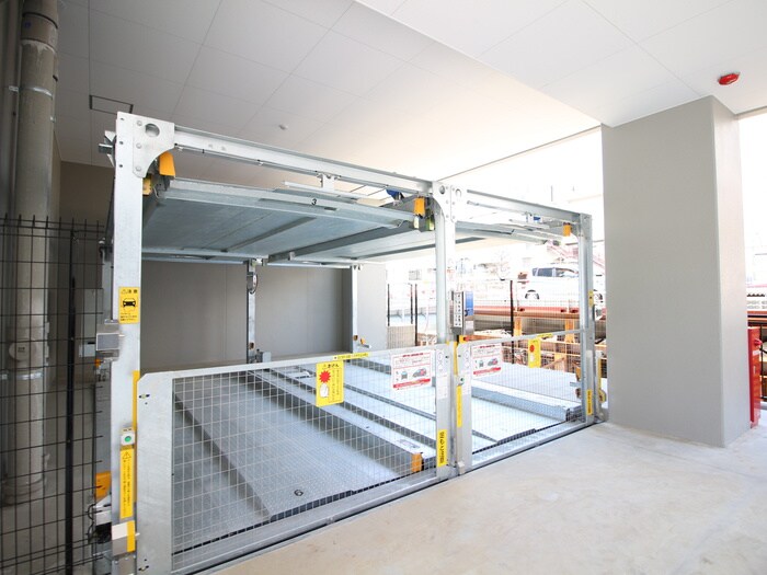 物件外観写真6　(駐車場)