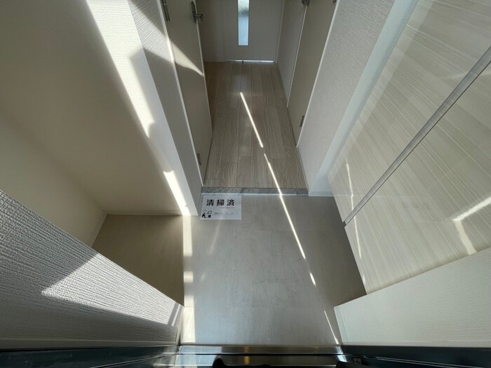 物件内観写真12　(玄関)