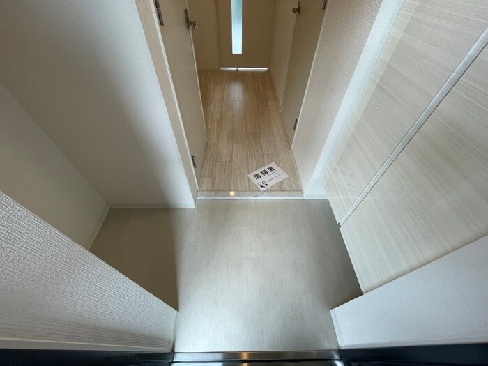 物件内観写真13　(玄関)