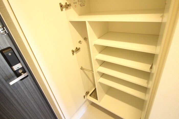 物件内観写真18　(靴箱)