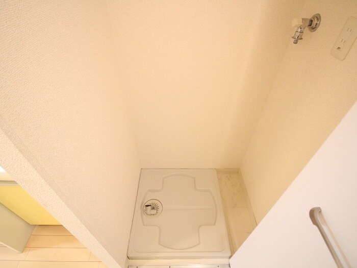 物件内観写真15　(洗濯機置場)