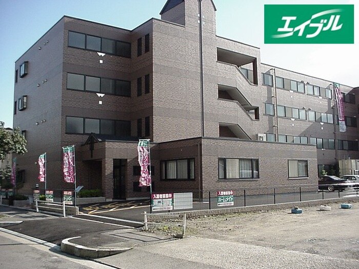 物件外観写真3　(駐車場)