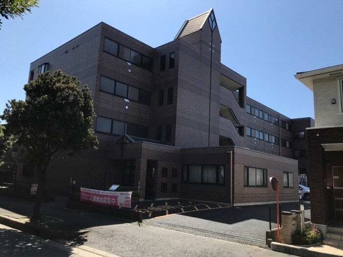 物件外観写真6　(エントランス部分)