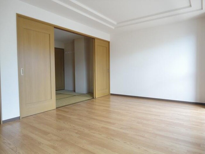 物件内観写真10　(居室)