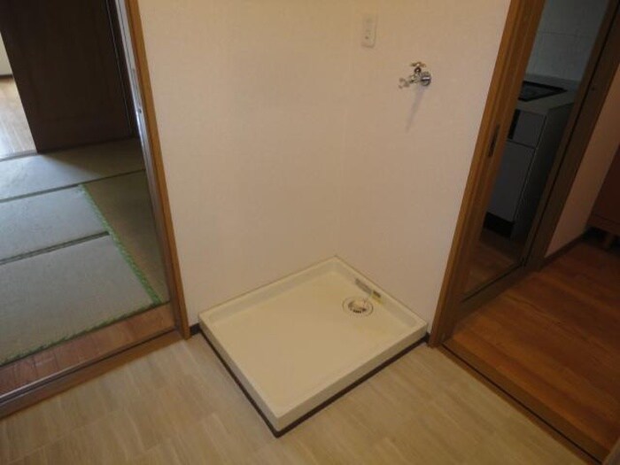 物件内観写真17　(洗濯機置場)