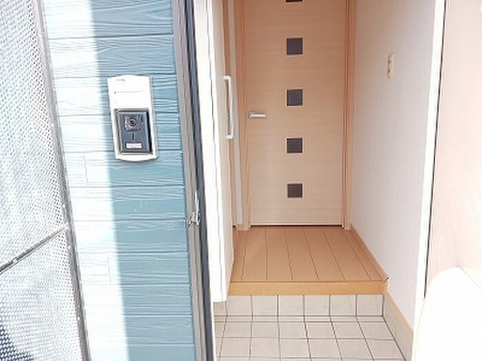 物件内観写真14　(玄関)