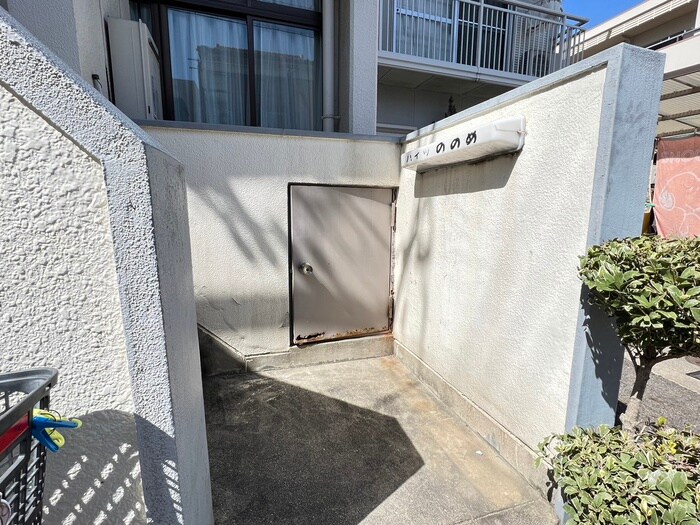 物件外観写真4　(エントランス部分)