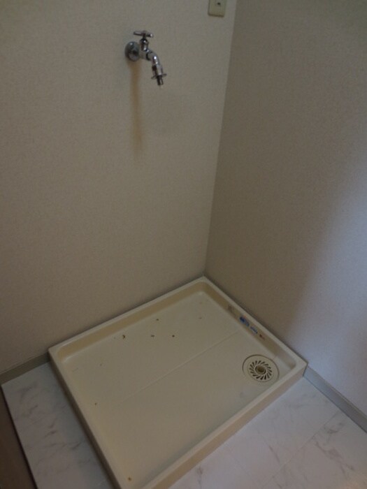 物件内観写真15　(洗濯機置場)