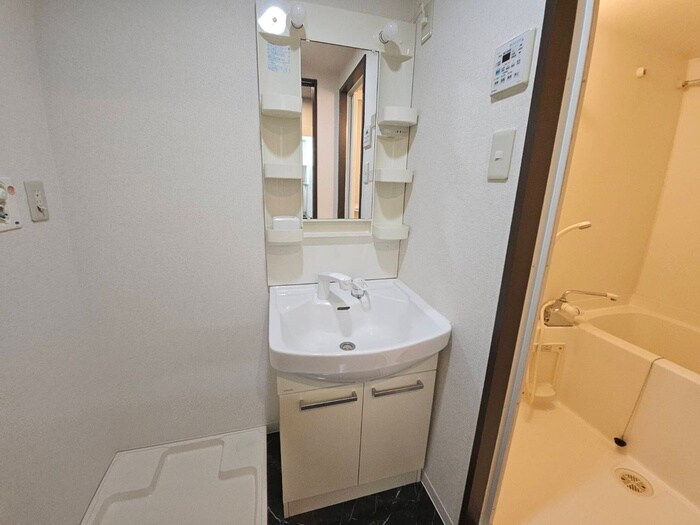 物件内観写真12　(洗面)