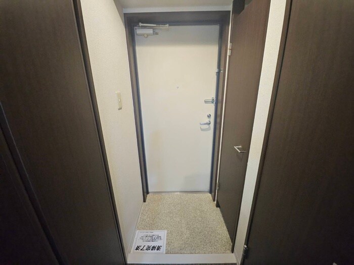 物件内観写真18　(玄関)