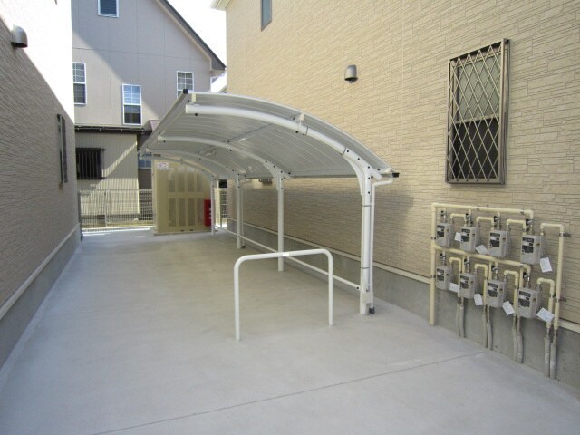 物件外観写真3　(駐輪場)