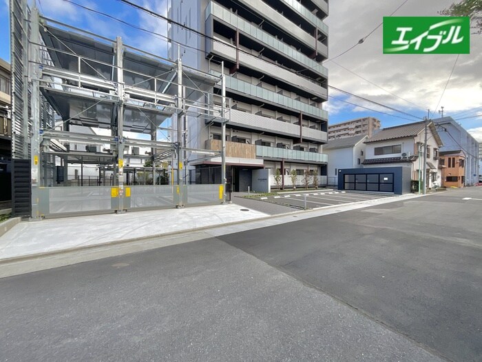 物件外観写真6　(駐車場)