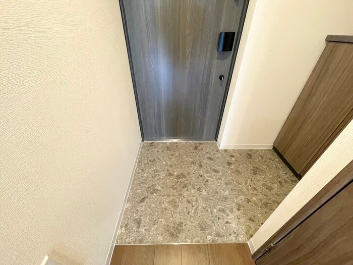 物件内観写真16　(玄関)