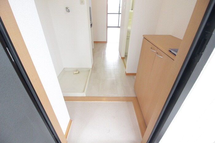 物件内観写真18　(玄関)