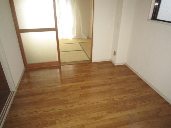 物件内観写真6　(居室)