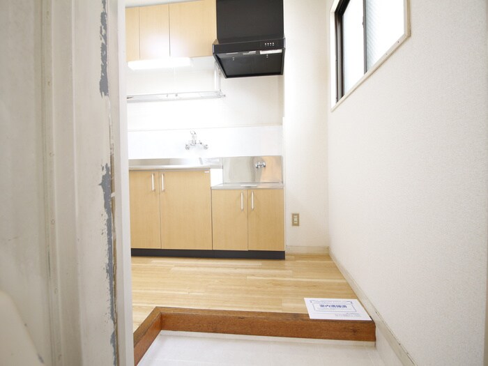 物件内観写真6　(玄関)