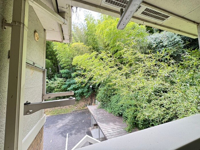 物件内観写真16　(室内からの展望)