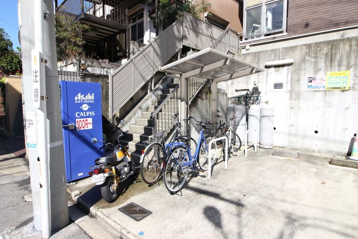 物件外観写真6　(駐輪場)