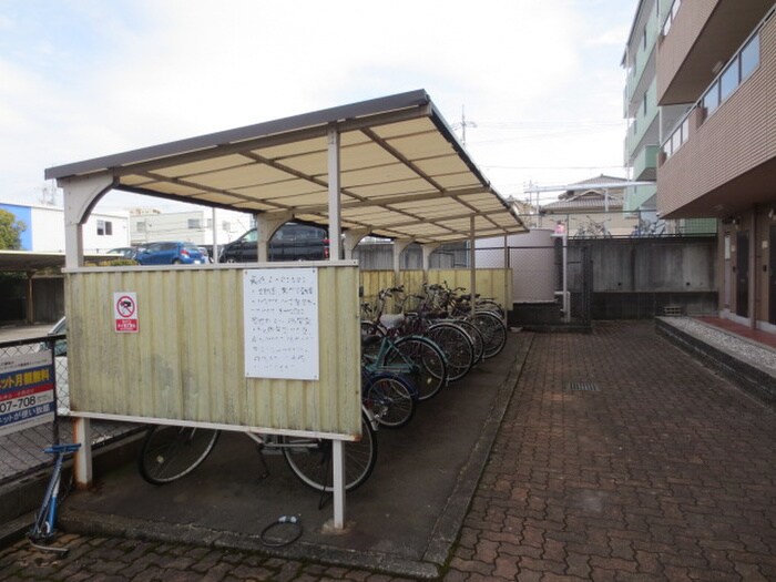 物件外観写真6　(駐輪場)