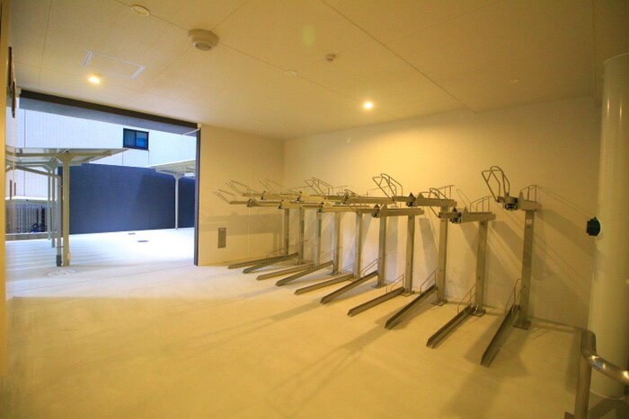 物件外観写真5　(駐輪場)