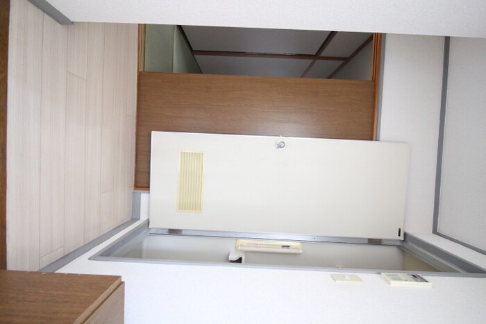 物件内観写真16　(玄関)