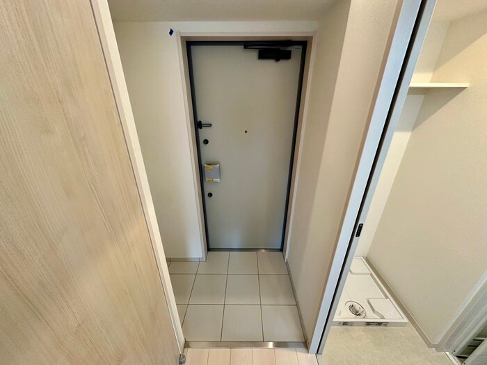物件内観写真15　(玄関)