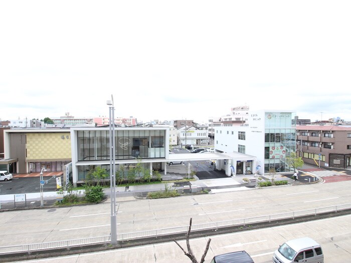 物件内観写真16　(室内からの展望)