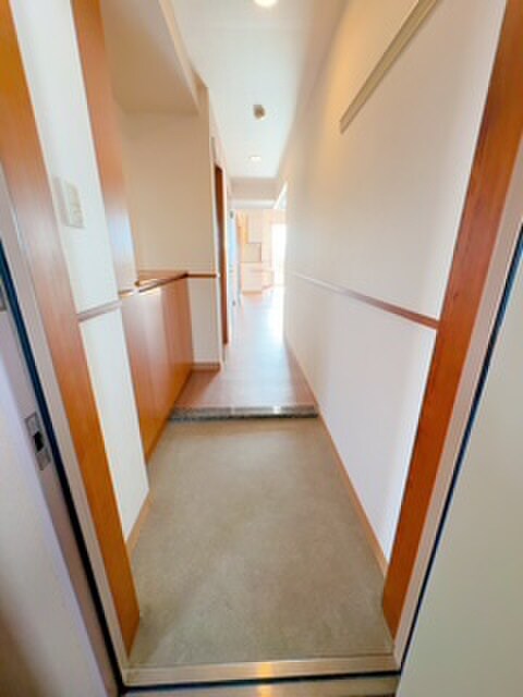 物件内観写真17　(玄関)