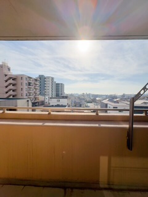 物件内観写真20　(室内からの展望)