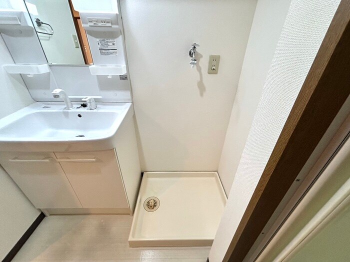 物件内観写真15　(洗濯機置場)