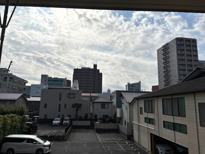 物件内観写真20　(室内からの展望)