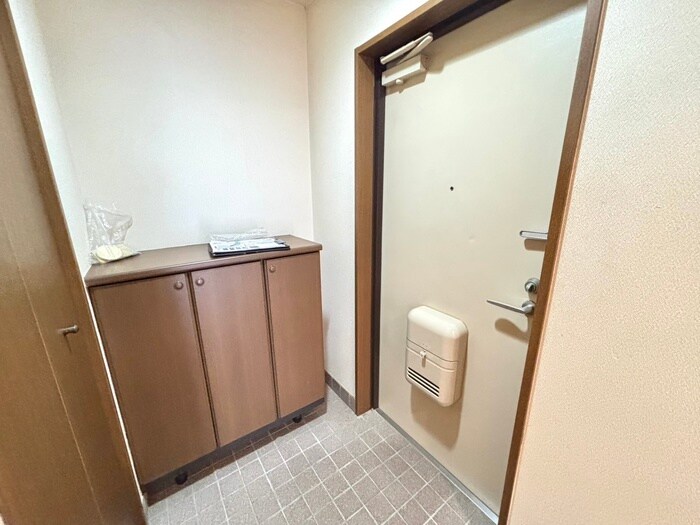 物件内観写真22　(玄関)