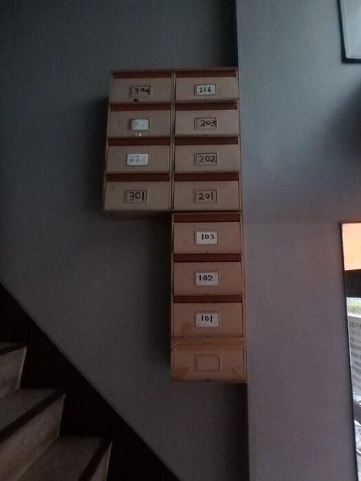 物件外観写真5　(エントランス部分)