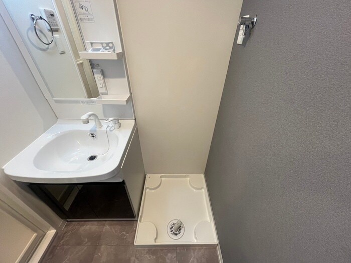 物件内観写真14　(洗濯機置場)