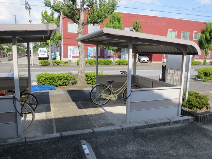 物件外観写真6　(駐輪場)