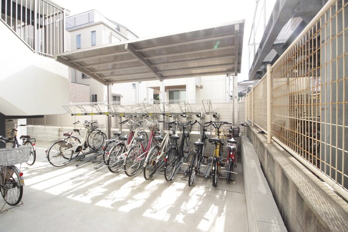 物件外観写真3　(駐輪場)