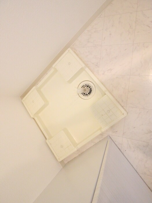 物件内観写真12　(洗濯機置場)