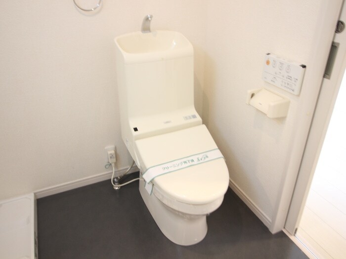 物件内観写真12　(トイレ)