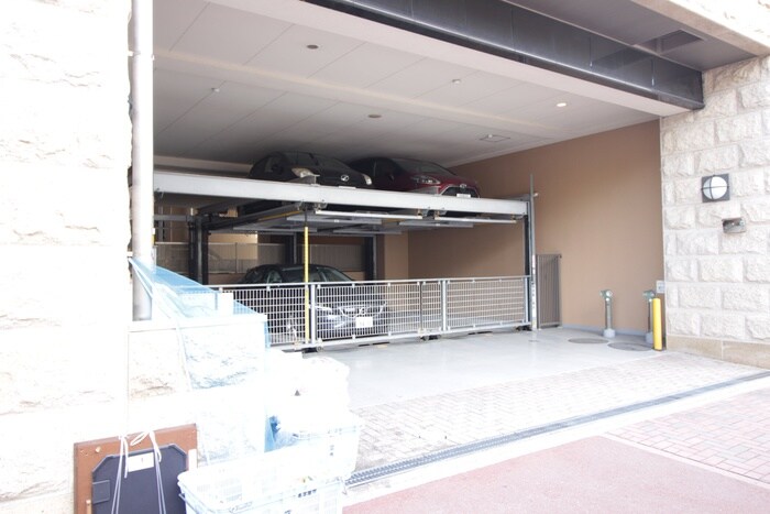 物件外観写真4　(駐車場)