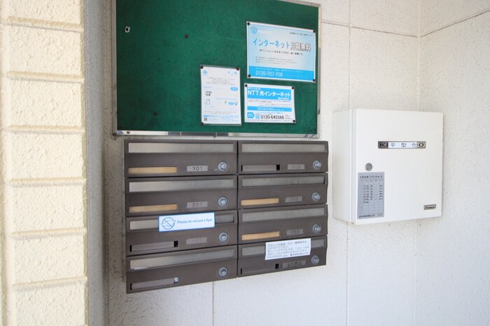 物件外観写真5　(エントランス部分)