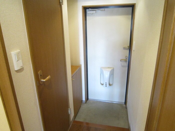 物件内観写真15　(玄関)